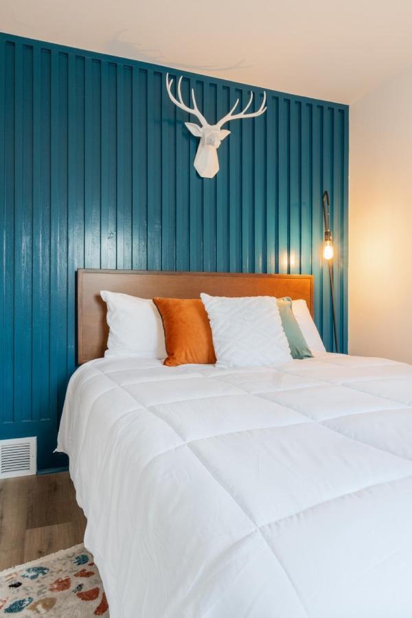 Retro Retreat Renovated 2Br, Desk, No Chore List! Kingston Esterno foto
