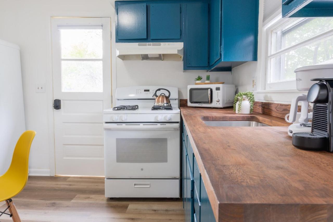 Retro Retreat Renovated 2Br, Desk, No Chore List! Kingston Esterno foto