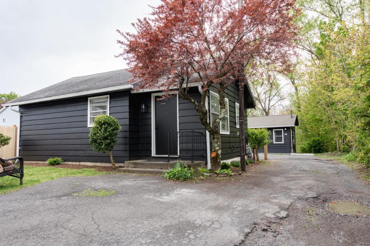 Retro Retreat Renovated 2Br, Desk, No Chore List! Kingston Esterno foto
