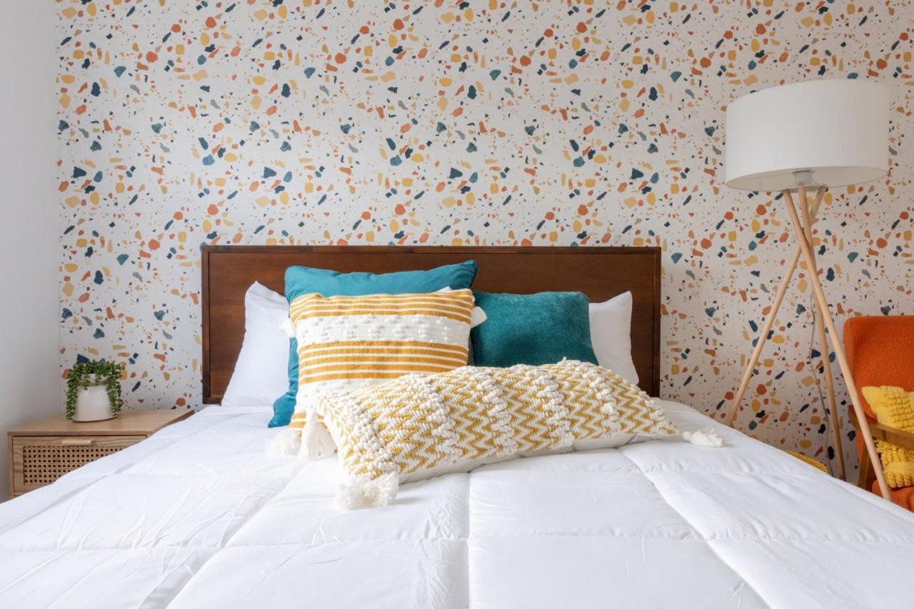 Retro Retreat Renovated 2Br, Desk, No Chore List! Kingston Esterno foto