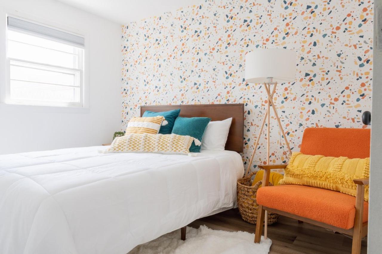 Retro Retreat Renovated 2Br, Desk, No Chore List! Kingston Esterno foto
